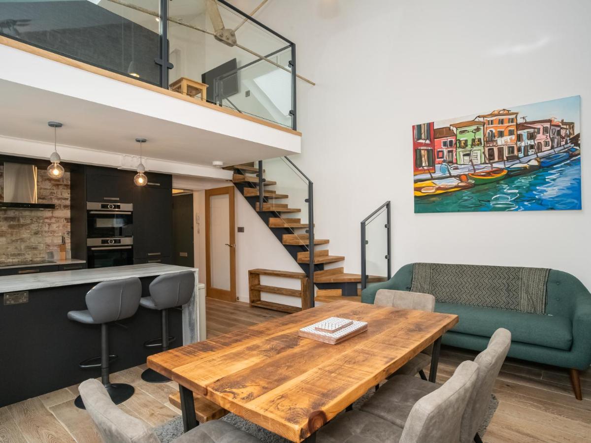 Pass The Keys Stunning 3 Bed Loft Style Apt With Free Parking إدنبرة المظهر الخارجي الصورة