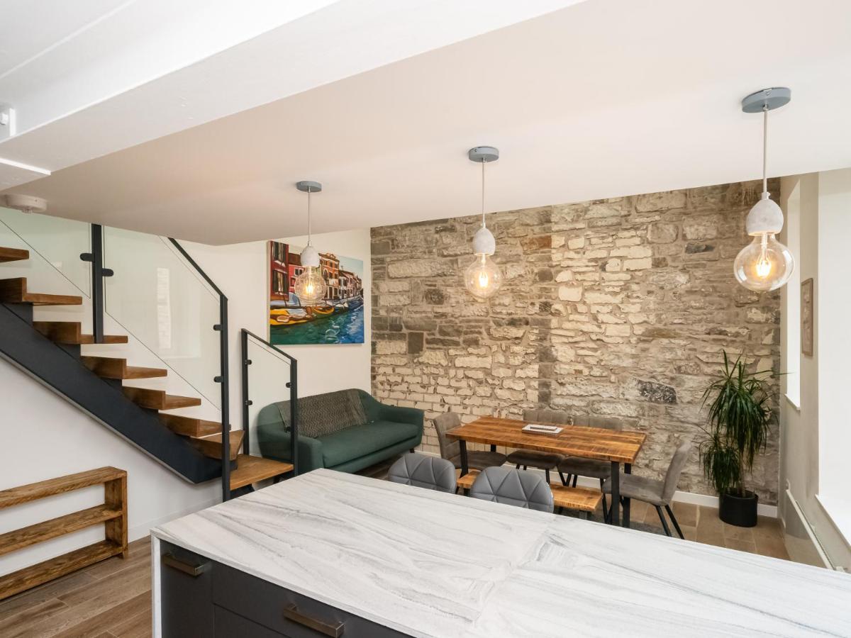 Pass The Keys Stunning 3 Bed Loft Style Apt With Free Parking إدنبرة المظهر الخارجي الصورة