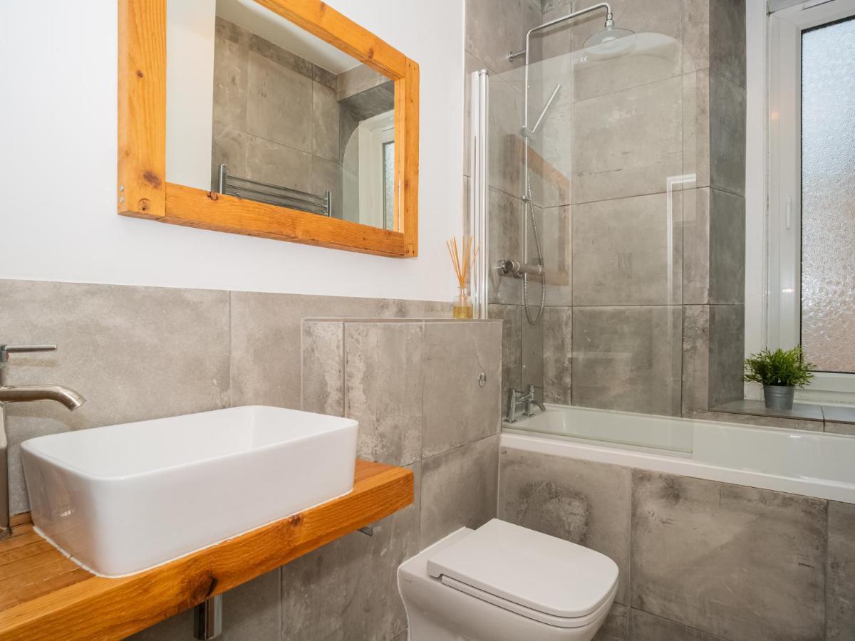 Pass The Keys Stunning 3 Bed Loft Style Apt With Free Parking إدنبرة المظهر الخارجي الصورة